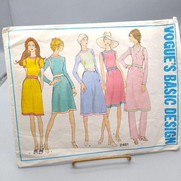 Vintage Sewing PATTERN Vogue Basic Design 2461, Easy Misses 1971 One Piece Dress - Picture 1 of 2